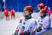 Заключительный видеоблог юношеской сборной: Почему Лещук играл в коньках тренера, кому броском сломало щиток