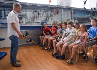 Ученики средней школы, которую закончил Александр Скоренов, побывали с экскурсией в «Гомеле»