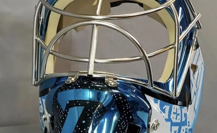 Вратарь минского «Динамо» представил новую расцветку шлема