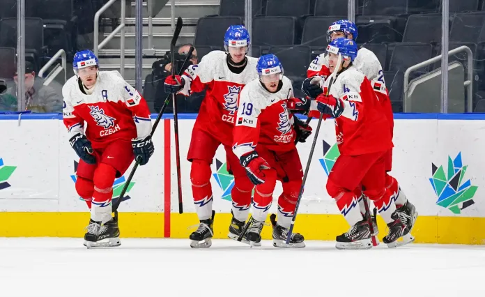 МЧМ-2022: США сенсационно уступила Чехии, Финляндия одолела Чехию, победы Канады и Швеции — прошли матчи четвертьфиналов