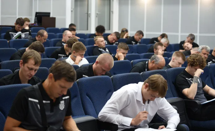 В Минске проходит сбор инспекторов, главных и линейных судей