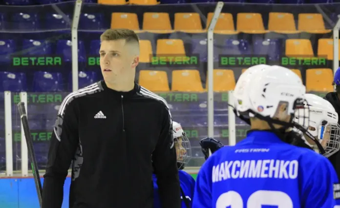 Алексей Протас и обладатели Кубка Салея заглянули к юным воспитанникам витебской школы хоккея