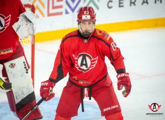 Даниил Карпович забросил первую шайбу в МХЛ, Арсений Козич набрал два результативных балла