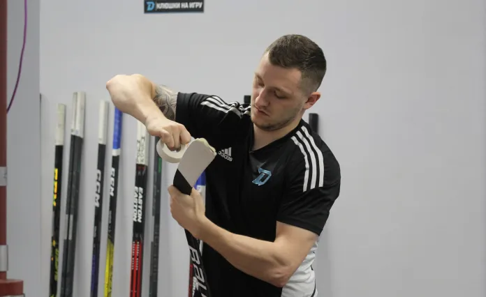 24-летний белорусский защитник дебютировал в КХЛ