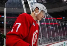 Егор Шарангович практиковался в третьем звене перед матчем в НХЛ