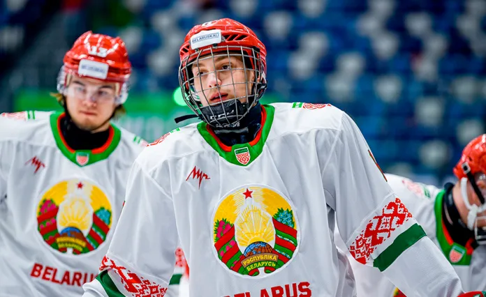 Историческая победа белорусских юниоров, четвертая подряд виктория «зубров», Левшунов в фаворитах драфта НХЛ — все за вчера