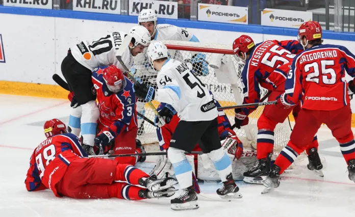 Минское «Динамо» крупно проиграло ЦСКА, несмотря на подвиги Мороза, Сидоров разрывает WHL - всё за вчера