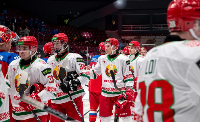 Белорус признан новичком недели КХЛ, возобновилась экстралига, «молодежка» проиграла на турнире в Питере — все за вчера