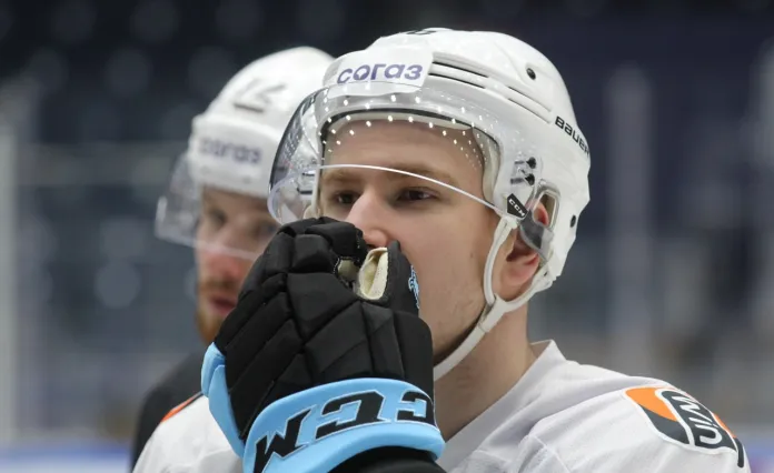 19-летний белорусский защитник набрал первый балл в КХЛ