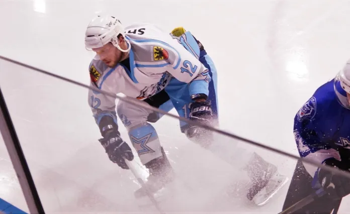 Источник: 25-летний хоккеист сменит чешскую лигу на «Лиду»
