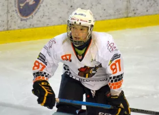 «ХоккейРу»: 16-летний белорусский форвард подписал пробный контракт со СКА