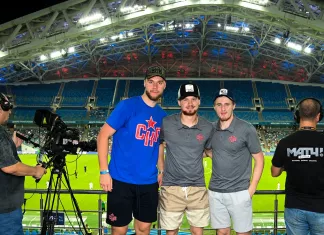 Фото: Три белорусских хоккеиста СКА посетили футбольный матч в России