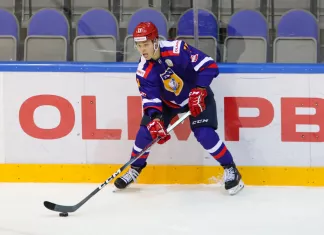 Егор Чезганов в первом матче сезона ВХЛ отметился результативным баллом