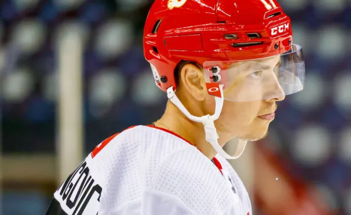 Егора Шаранговича перевели во второе звено «Калгари» перед стартом сезона НХЛ