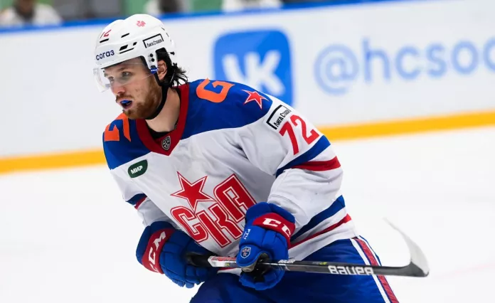 Владимир Алистров поздравил могилевского защитника с дебютом в НХЛ