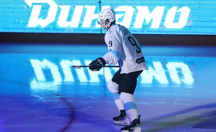 18-летний белорусский форвард дебютировал в КХЛ