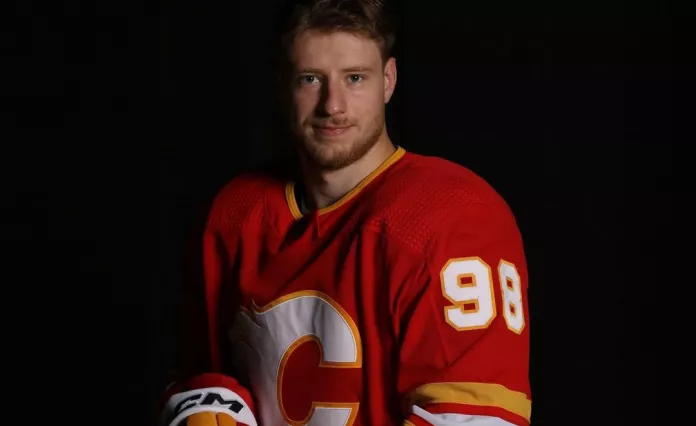 Илья Соловьев стал шестым белорусом НХЛ, оформившим голевой пас в меньшинстве