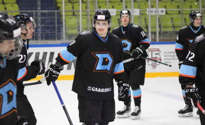 Никита Жихарев: В МХЛ быстрый хоккей, только ребята чуть помладше играют, чем в экстралиге и КХЛ