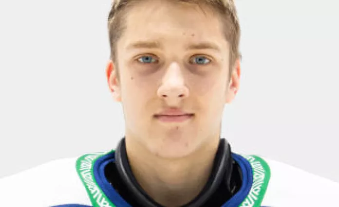 16-летний сын лучшего тренера чемпионата Беларуси-2022 по футболу дебютировал в МХЛ