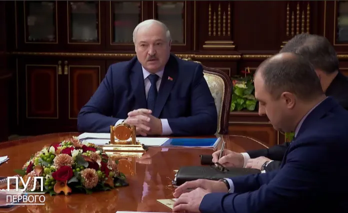 Александр Лукашенко – о российском спорте: Там хоккей - есть хоккей. И футбол там - дай бог