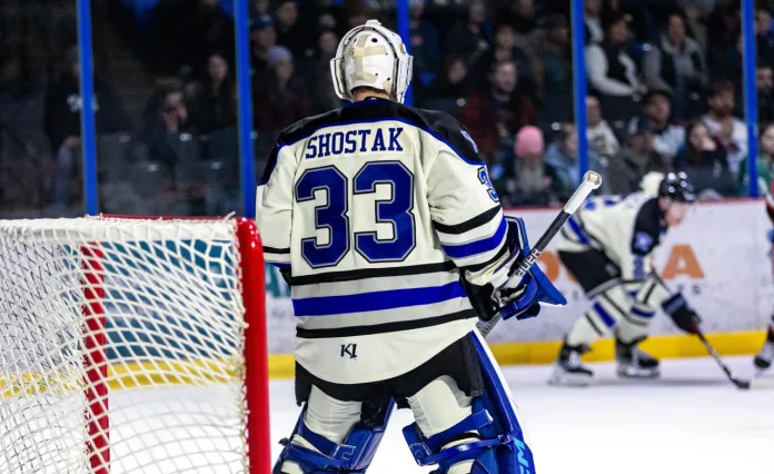 USHL: Ян Шостак оформил «сухарь» в дебютной игре в плей-офф