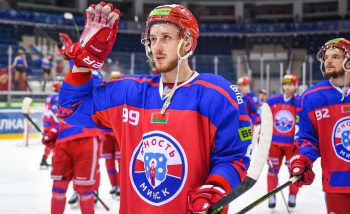 Российский нападающий «Юности» официально продолжит карьеру в ВХЛ