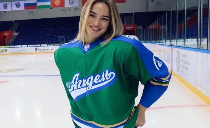 В женской НХЛ (PWHL) задрафтовали первую российскую хоккеистку