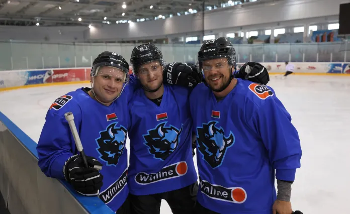 Видео: Первый тренировочный день минского «Динамо» с хоккеистами на односторонних контрактах