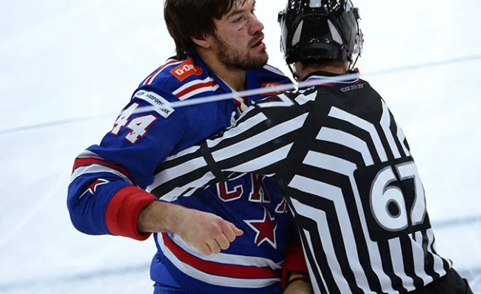 Экс-хоккеист клубов КХЛ готов провести бой в MMA