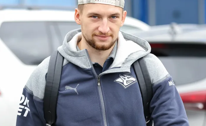 Два белоруса начали подготовку с чемпионом КХЛ в Минске