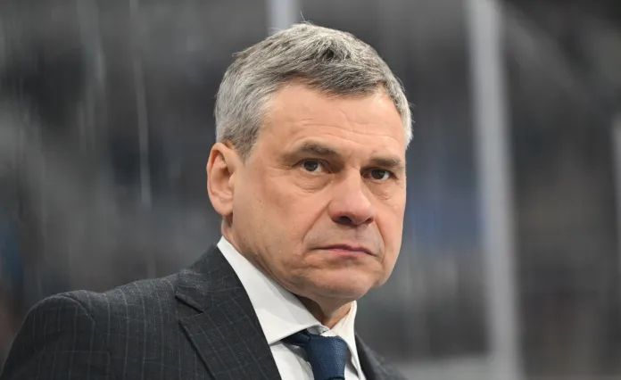 Дмитрий Квартальнов сохраняет лидерство в рейтинге тренеров КХЛ