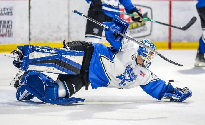 Ян Шостак провалил третью игру полуфинальной серии плей-офф USHL