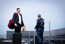 «Просто помогал Овечкину». Алексей Протас прокомментировал свое нашумевшее фото с Cheetos и сэндвичем (видео)