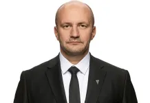 Белорусский тренер Юрий Кузьменков с «Трактором» стал серебряным призёром КХЛ