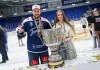 Видео: Белорусский форвард «Торпедо-Горький» Кодола разбил кубок чемпиона России во время празднования