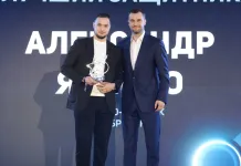 «У мамы сегодня день рождения, она очень сильно переживала». Александр Яценко — о награде лучшего защитника сезона МХЛ