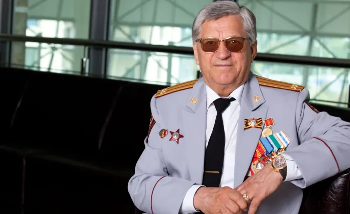 Легендарный советский чемпион постоянно ходит на матчи минского «Динамо»