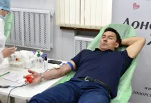 Хоккейная команда Президента и руководство ФХБ приняли участие в донации крови