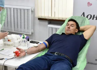 Хоккейная команда Президента и руководство ФХБ приняли участие в донации крови