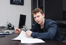Россиянин Рябкин разочаровал менеджеров НХЛ на драфт-комбайне: лишний вес, слабые тесты и вопросы к дисциплине