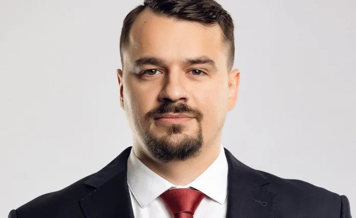 ХК «Олимпия» расторг контракт с тренером Игорем Новикевичем