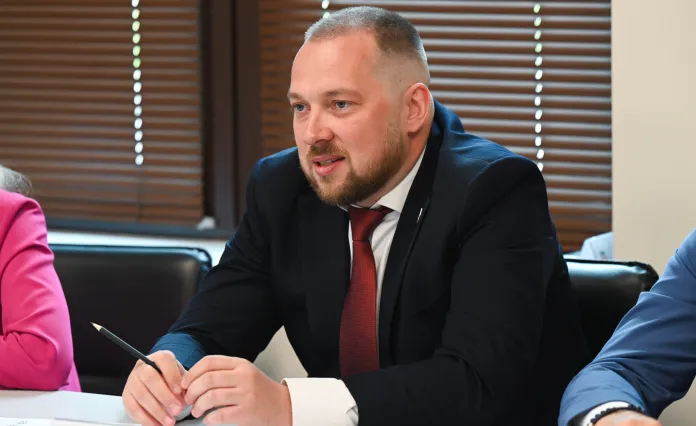 Артем Васильев поделился мнением о матче Протаса и Шаранговича в Минске