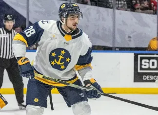 Белорусский форвард Яваш останется в ECHL
