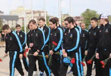 Хоккеисты минского «Динамо» посетили мемориал ярославского «Локомотива»