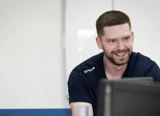 Евгений Кузнецов — о переходе в «Металлург» и общении с Андреем Разиным