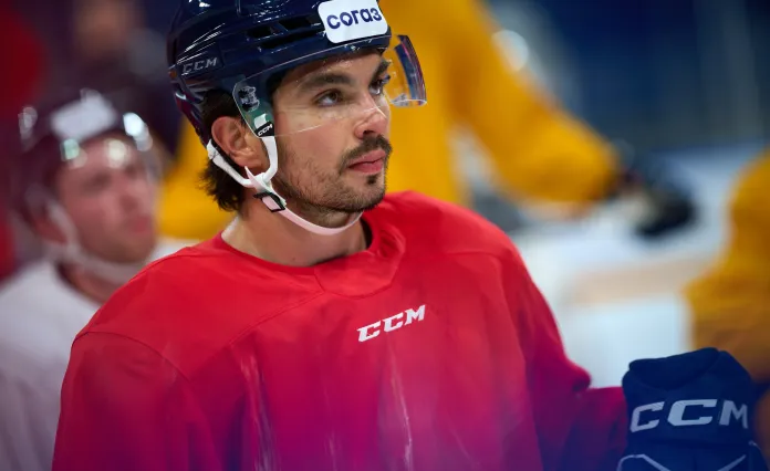 «Я с таким не сталкивался». Ник Меркли — о курьезной шайбе «Шанхая» в ворота минского «Динамо»