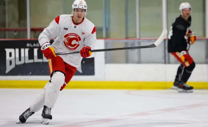 Егор Шарангович сыграет против «Торонто» в предстоящем матче НХЛ