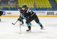 «Динамо-Шинник» упустил преимущество в две шайбы, но все равно вырвал победу у действующего чемпиона МХЛ «Динамо-Шинник» упустил преимущество в две шайбы, но все равно вырвал победу у действующего чемпиона МХЛ