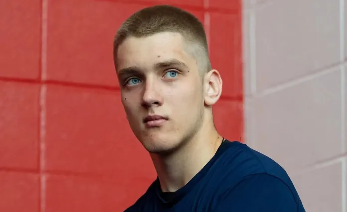 CHL. Команда Арсения Радькова уступила в результативном матче CHL. Команда Арсения Радькова уступила в результативном матче