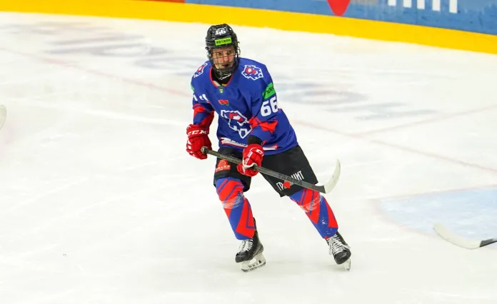 Игрок «Бреста» стал самым молодым хоккеистом в сезоне Betera-Экстралиги Игрок «Бреста» стал самым молодым хоккеистом в сезоне Betera-Экстралиги